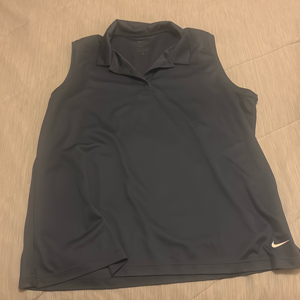 Women’s Nike drifit tank top polo XXL
